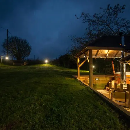 East Cottage * Wood Burning Hot Tub * Garden St Andrews Exterior photo