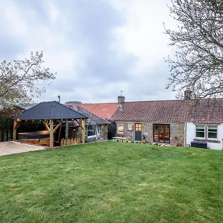 East Cottage * Wood Burning Hot Tub * Garden St Andrews Exterior photo